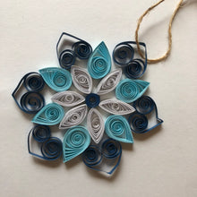 Load image into Gallery viewer, Paper Quilled Radial Snowflakes