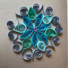Load image into Gallery viewer, Paper Quilled Radial Snowflakes